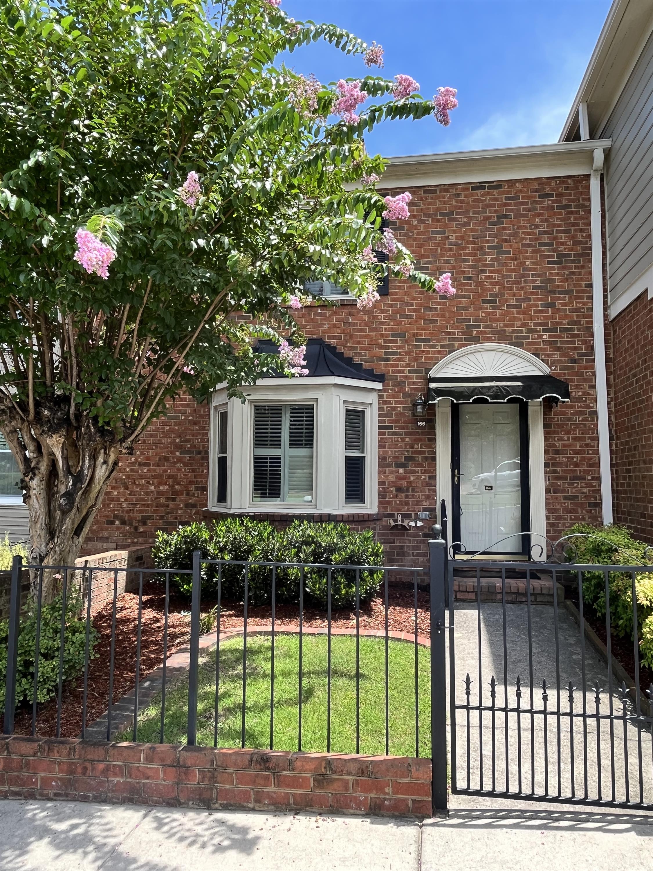 166 Carlyle Circle - 1